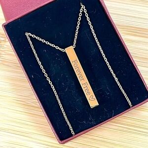 Brand New Vertical 3D Bar Necklace Engraved "Forever Free" Gold Tone